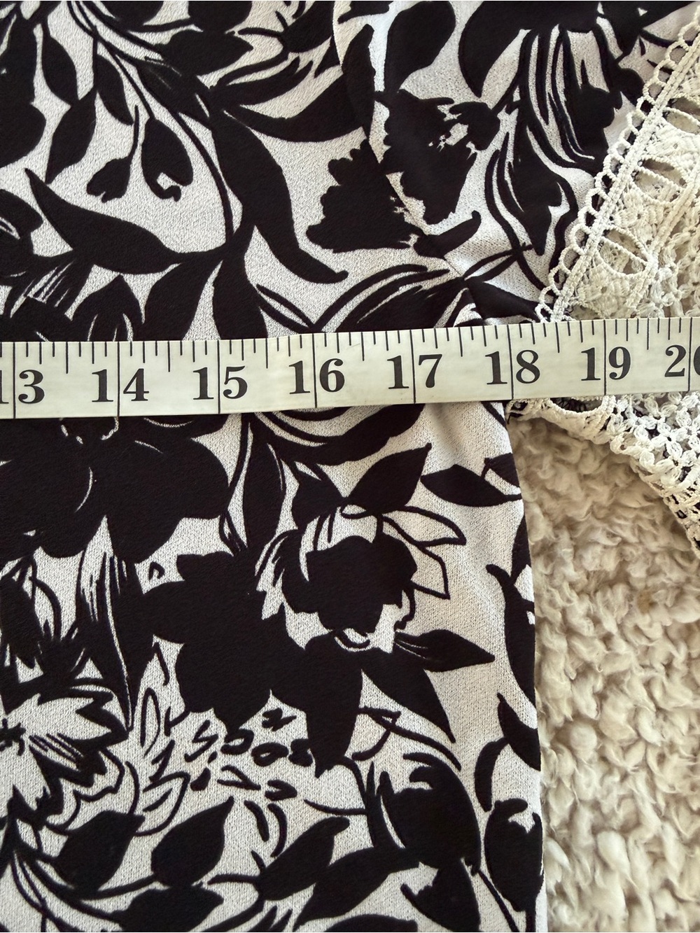 Adrienne Vittadini Women’s Medium Black White Floral Blouse Lace 3/4 Sleeve Boho - Picture 7 of 9